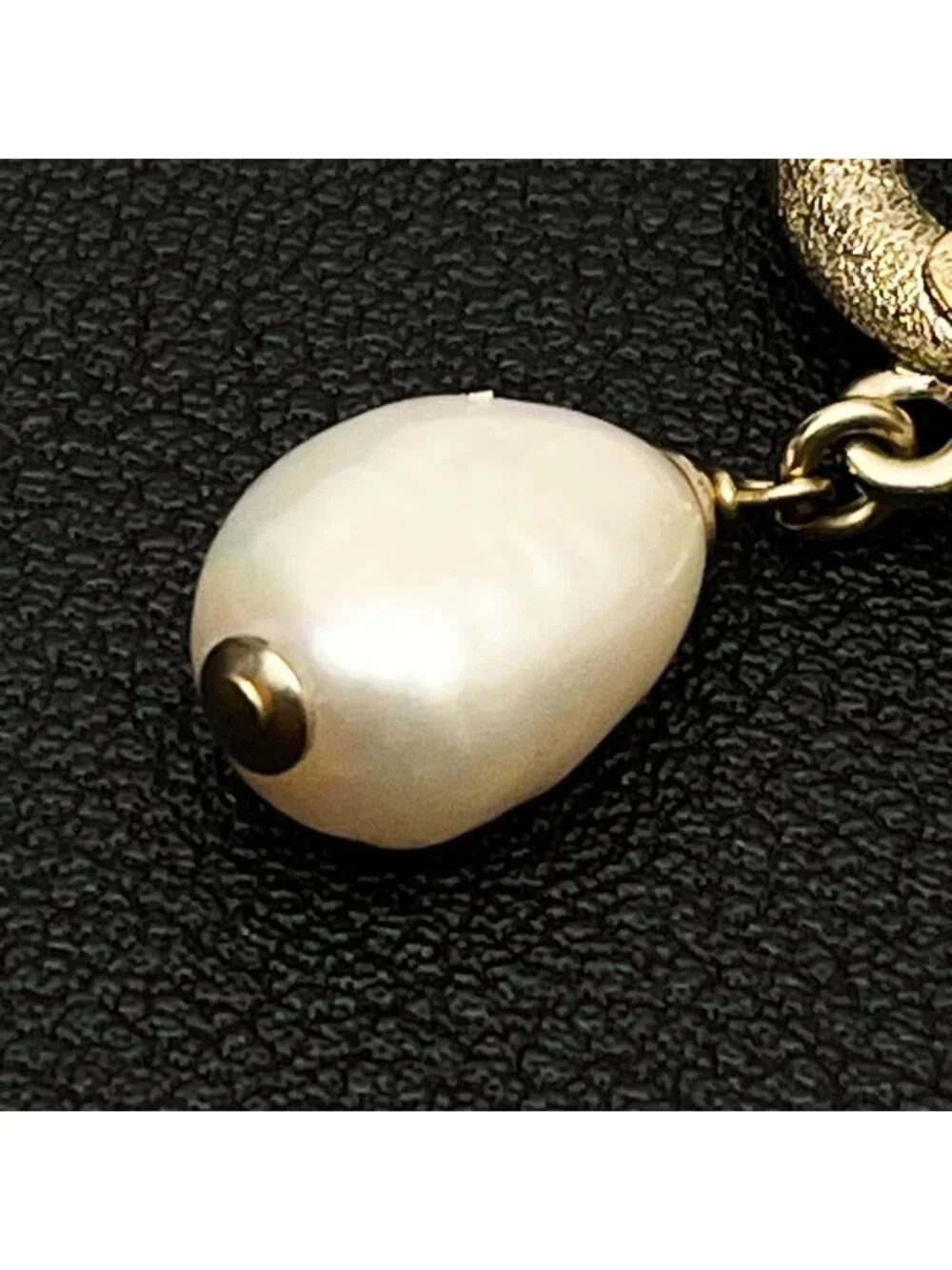 Chanel CC Logo Brooch 11c Rhinestone Gold Pearl